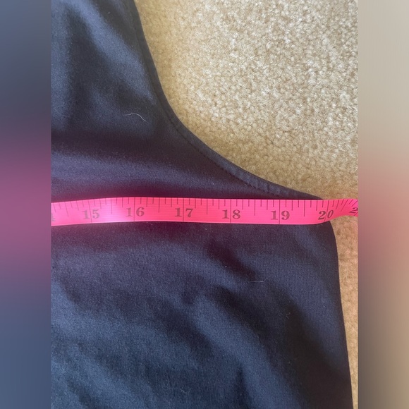 All in Motion cropped Workout tank. Black. Women size L - Picture 9 of 9